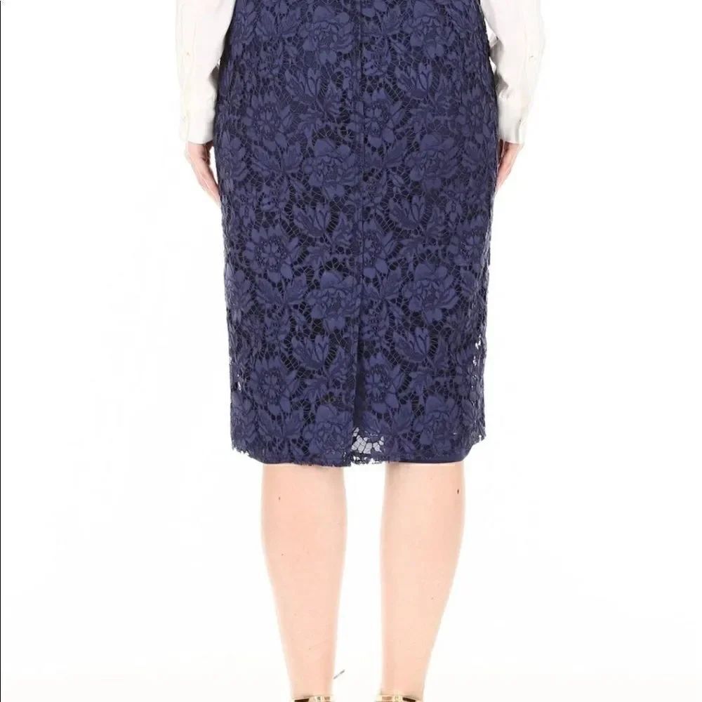 Valentino Women’s Lace floral Midi  pencil Skirt in blue  size 4 and 8, NWT - Picture 4 of 11